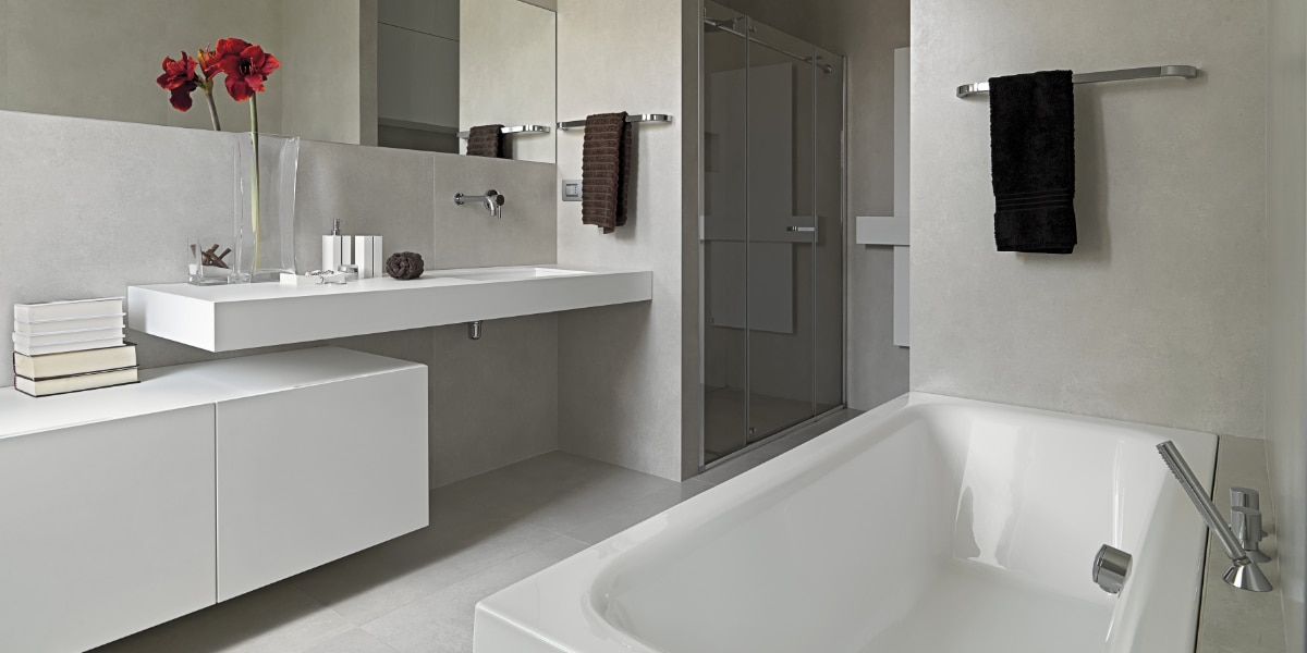 Badkamer grijs wit